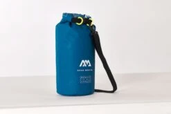 Aqua Marina Dry Waterdichte Tas - Blauw - 10 Liter 5 Aqua Marina Dry Waterdichte Tas - Blauw - 10 Liter -Buiten Kamperen Winkel 1267 1900 aqua marina dry bag 10l b0303035 7