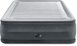 Intex Comfort Plush Extra Hoog Luchtbed - Queensize - Ingebouwde Elektrische Pomp 4 Intex Comfort Plush Extra Hoog Luchtbed - Queensize - Ingebouwde Elektrische Pomp -Buiten Kamperen Winkel 1320 1900 64418 prd2 2023 300
