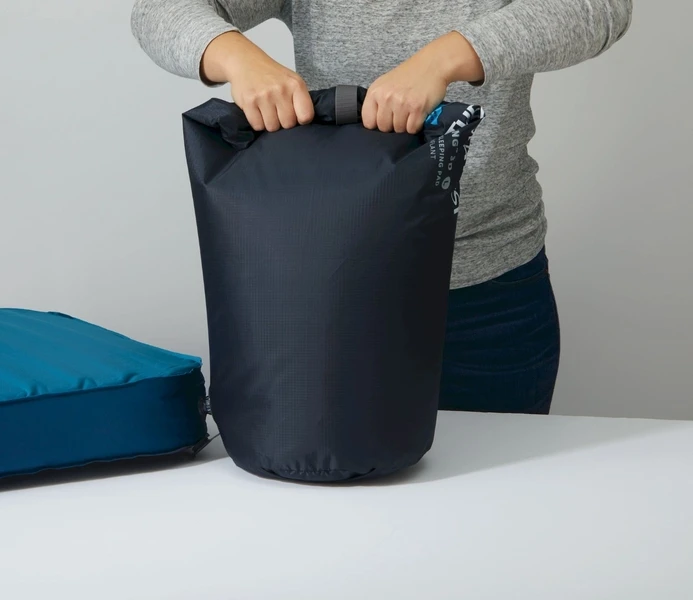 Therm-A-Rest MondoKing 3D 11.0 L zelfopblazende slaapmat Therm-A-Rest MondoKing 3D 11.0 L Zelfopblazende Slaapmat -Buiten Kamperen Winkel 1645 1900 13225 thermarest mondoking marine large pumpsack detail