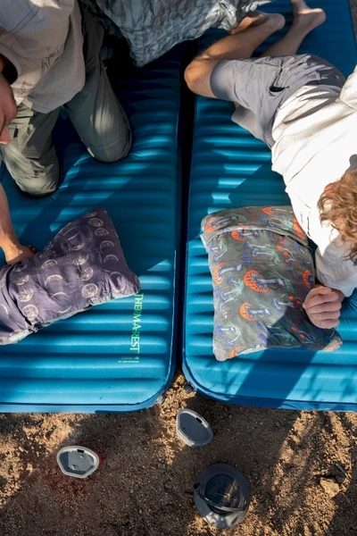 Therm-A-Rest MondoKing 3D 11.0 L zelfopblazende slaapmat Therm-A-Rest MondoKing 3D 11.0 L Zelfopblazende Slaapmat -Buiten Kamperen Winkel 1900 1267 2021 thermarest cascades spence 5957