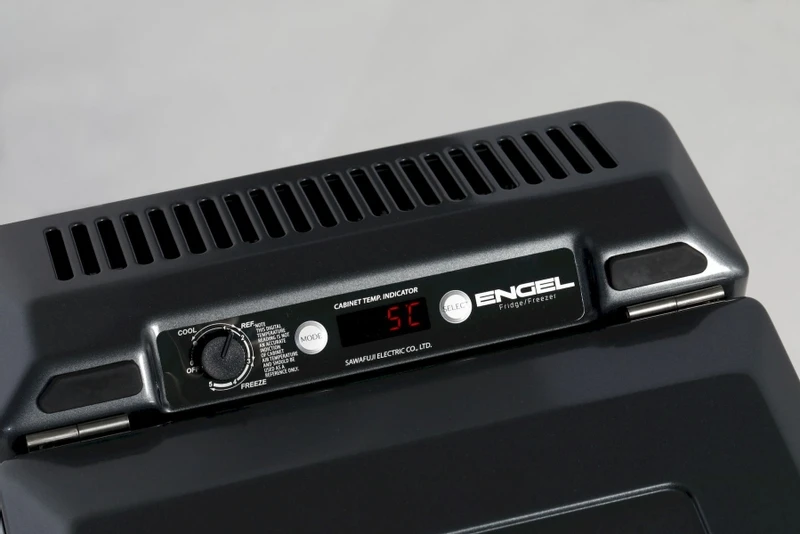 Engel MT35F-V compressor koelbox - 32 liter Engel MT35F-V Compressor Koelbox - 32 Liter -Buiten Kamperen Winkel 1900 2849 mt35f v detail1