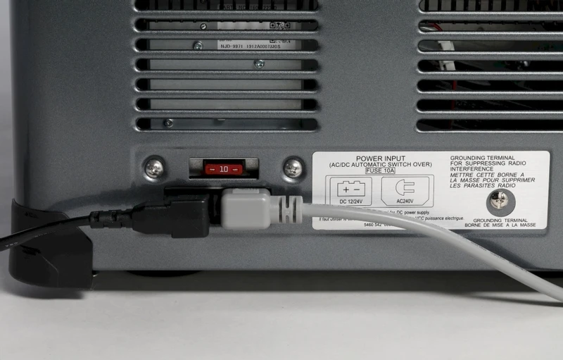 Engel MT35F-V compressor koelbox - 32 liter Engel MT35F-V Compressor Koelbox - 32 Liter -Buiten Kamperen Winkel 1900 2976 mt35f v detail5