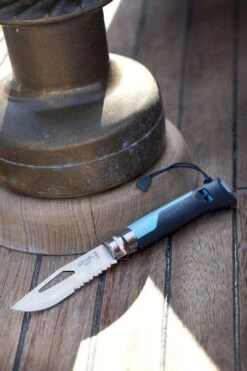 Opinel N°08 Outdoor Zakmes - Blauw 6 Opinel N°08 Outdoor Zakmes - Blauw -Buiten Kamperen Winkel 3123840015762 opinel outdoor 8 blauw sfeer2 resultaat