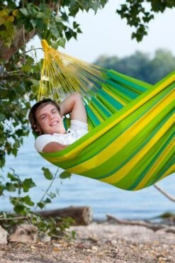 La Siesta Sonrisa 1 Persoons Hangmat - Lime 5 La Siesta Sonrisa 1 Persoons Hangmat - Lime -Buiten Kamperen Winkel 900 598 snh14 4 sonrisa lime weather resistant single classic hammock image 05 1