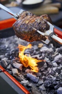 Everdure Fusion Houtskool Barbecue -Buiten Kamperen Winkel 900 600 brand shoot heston blumenthal 5