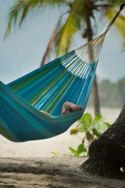 La Siesta Flora Kingsize 2 Persoons Hangmat - Curacao 4 La Siesta Flora Kingsize 2 Persoons Hangmat - Curacao -Buiten Kamperen Winkel 900 600 flh18 3 ambiance 200