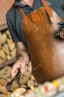 OFYR Leren Schort - Bruin -Buiten Kamperen Winkel 900 601 apron 001