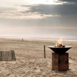 OFYR Classic Corten 85 -Buiten Kamperen Winkel 900 900 ofyr strand liggend 1000x1000 1