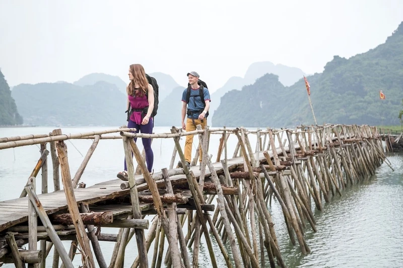 Osprey Farpoint backpack - 70 liter - Zwart Osprey Farpoint Backpack - 70 Liter - Zwart -Buiten Kamperen Winkel osprey farpointfairview 1 1